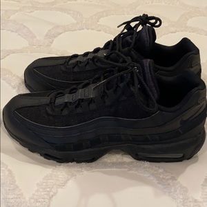 Nike Air Max 95 Essentials